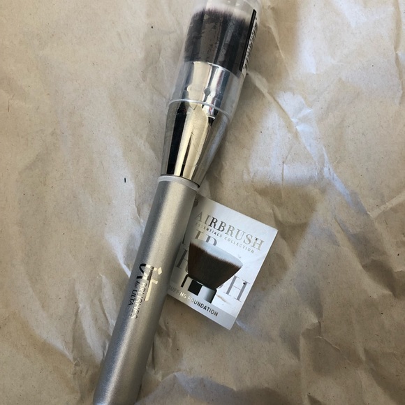 it cosmetics Other - π It Cosmetics Foundation Brush it cosmetics Other - π It Cosmetics Foundation Brush